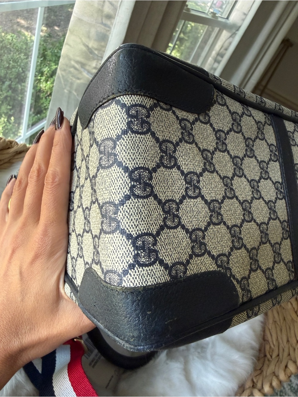 Authentic Vintage Gucci GG Navy Blue Handbag - Picture 16 of 16